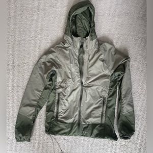 Mountain hardwear insulated zip up hoodie